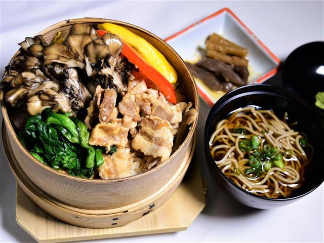 上州麦豚わっぱ飯(ミニ蕎麦椀付)/横川SA【下り】